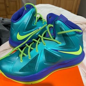LeBron James X